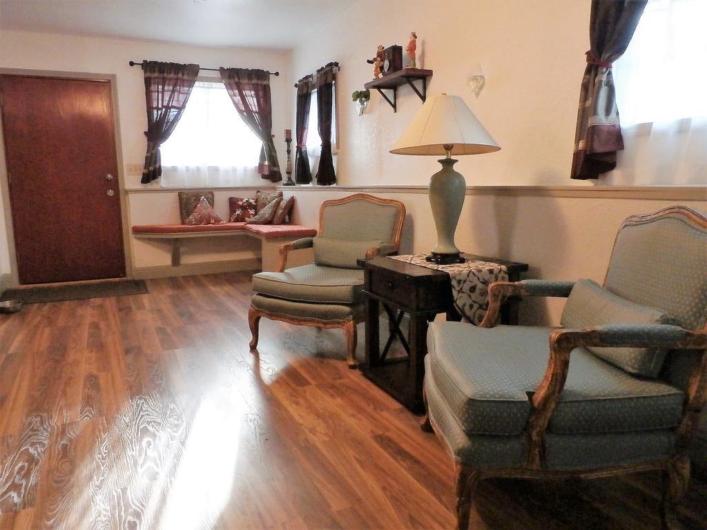 Apartment New Charming 2 Bedrooms Unit Close To Everything *